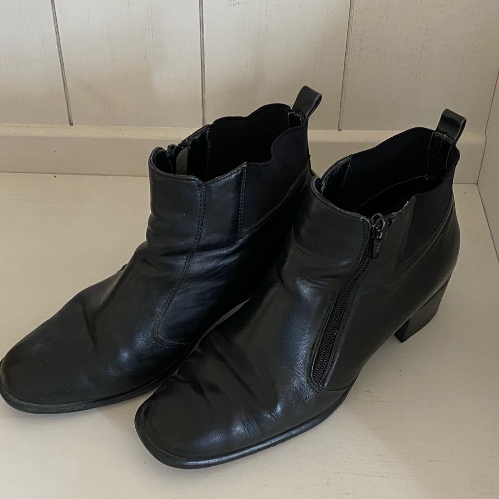 Vintage Connie Black Leather Ankle Boots